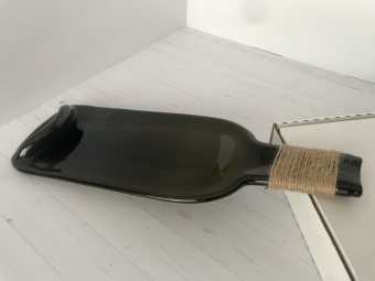 Плоская тарелка из винной бутылки без пробки